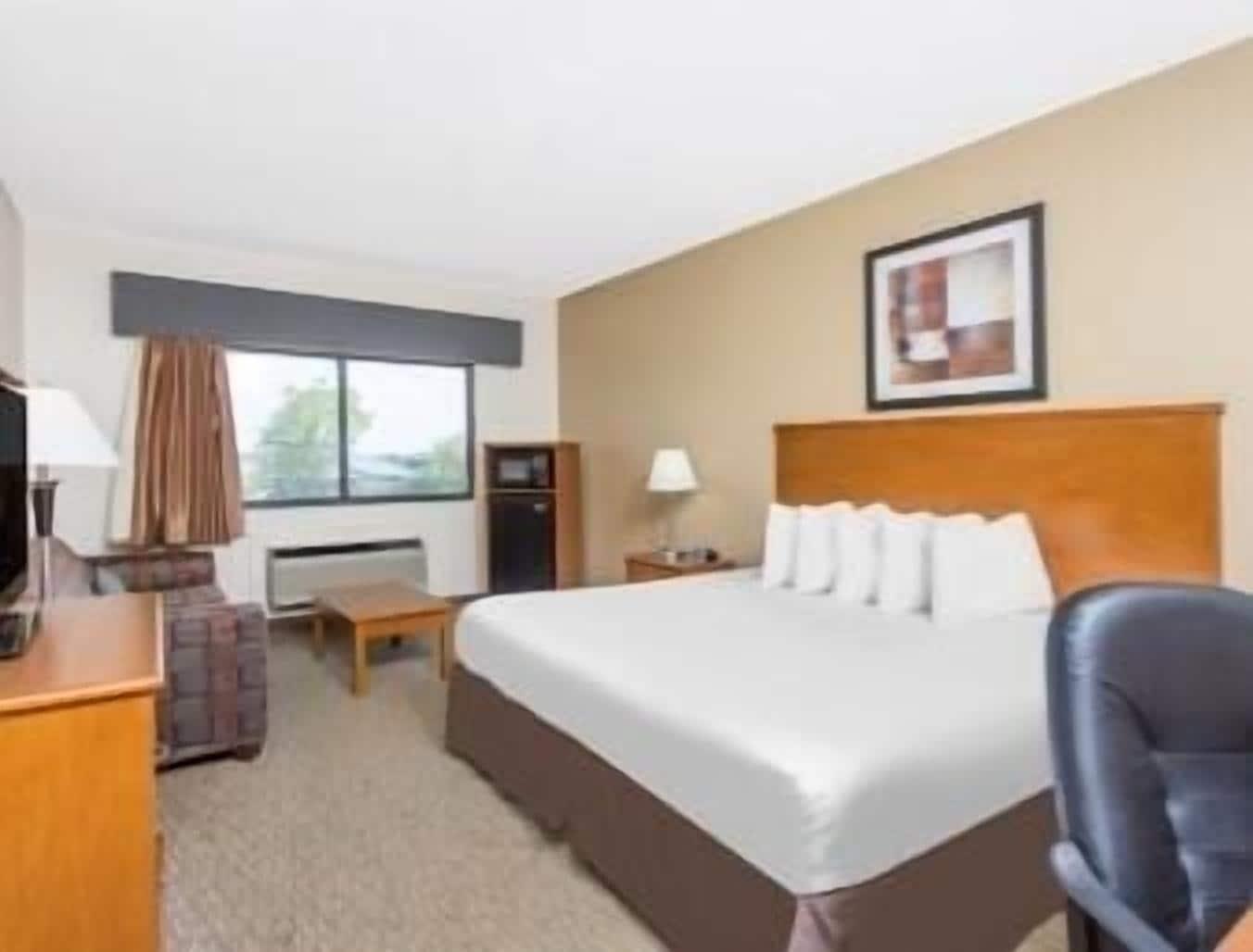 Days Inn By Wyndham Phenix City Near Fort Moore Exterior photo