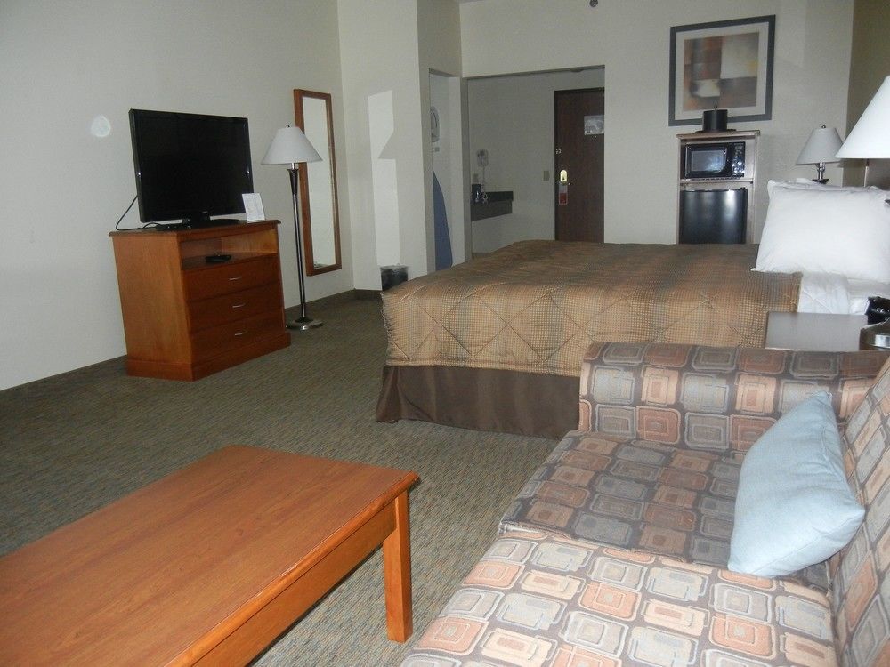 Days Inn By Wyndham Phenix City Near Fort Moore Exterior photo