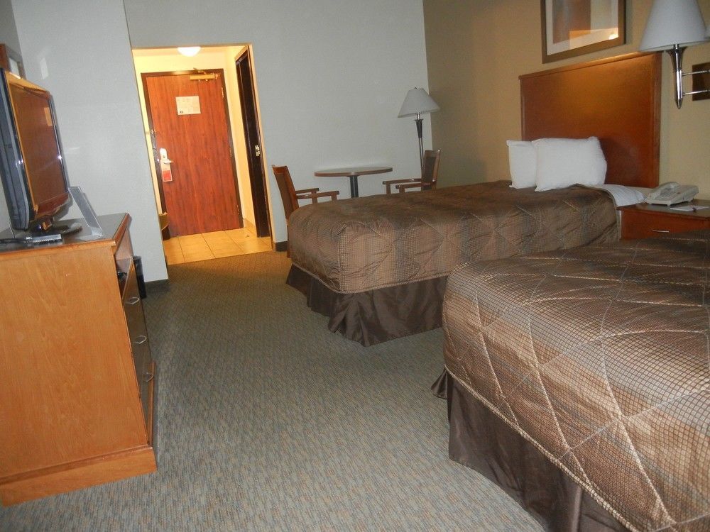 Days Inn By Wyndham Phenix City Near Fort Moore Exterior photo